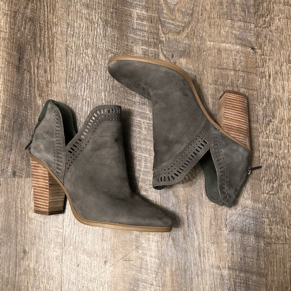 Vince Camino Fileana Booties Size 8M